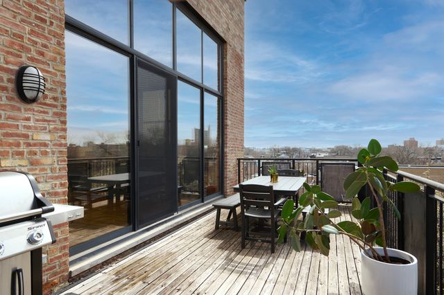 1750 N Wolcott Avenue 405, Chicago, IL 60622