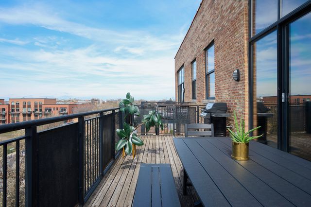 1750 N Wolcott Avenue 405, Chicago, IL 60622