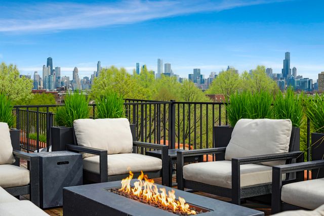 1750 N Wolcott Avenue 405, Chicago, IL 60622