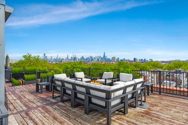 1750 N Wolcott Avenue 405, Chicago, IL 60622