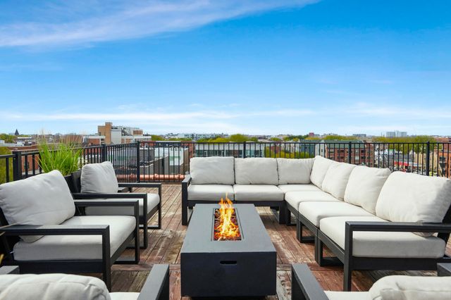 1750 N Wolcott Avenue 405, Chicago, IL 60622