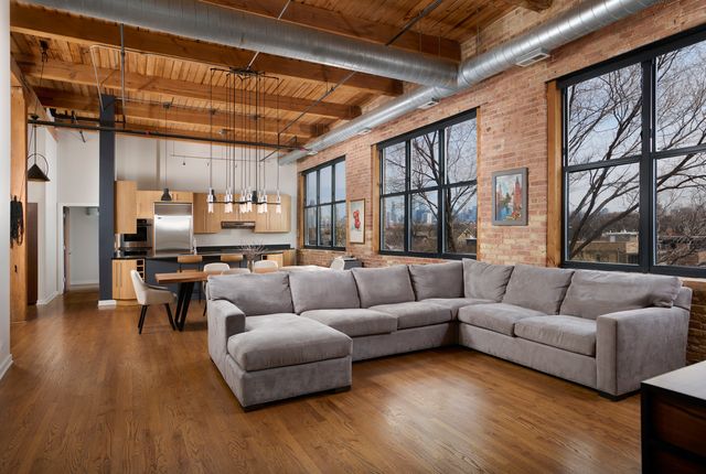 1750 N Wolcott Avenue 405, Chicago, IL 60622