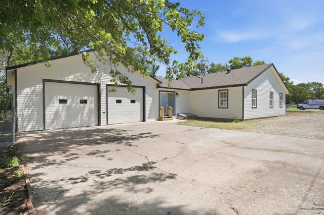 2343 S Crest St, Wichita, KS 67207