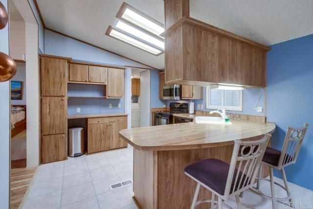 525 W El Norte Parkway 10, Escondido, CA 92026