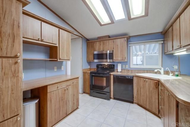 525 W El Norte Parkway 10, Escondido, CA 92026