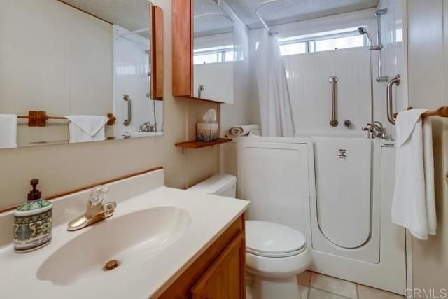 525 W El Norte Parkway 10, Escondido, CA 92026