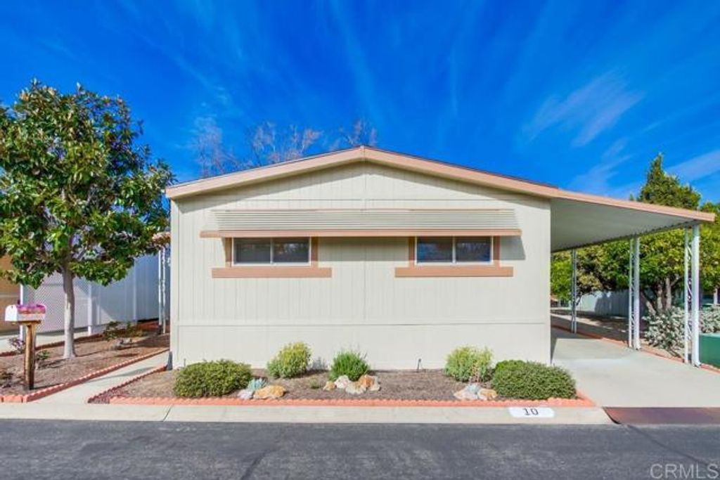 525 W El Norte Parkway 10, Escondido, CA 92026