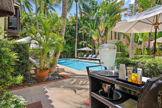 301 Australian Avenue 301, Palm Beach, FL 33480