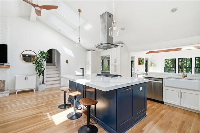 2 Hazelwood Dr, Hingham, MA 02043