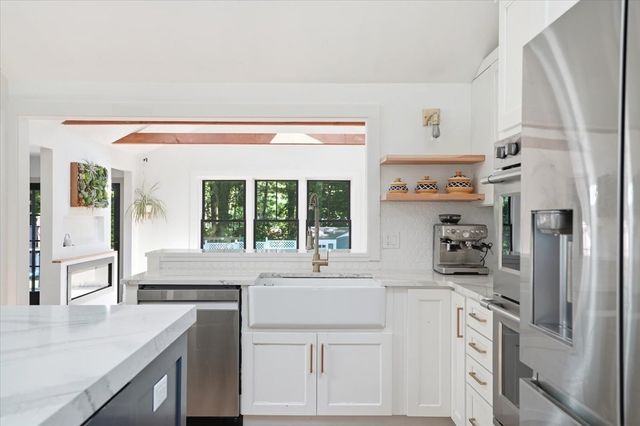 2 Hazelwood Dr, Hingham, MA 02043
