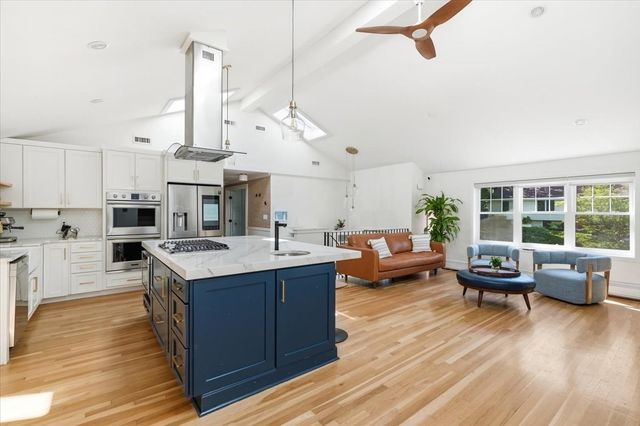 2 Hazelwood Dr, Hingham, MA 02043