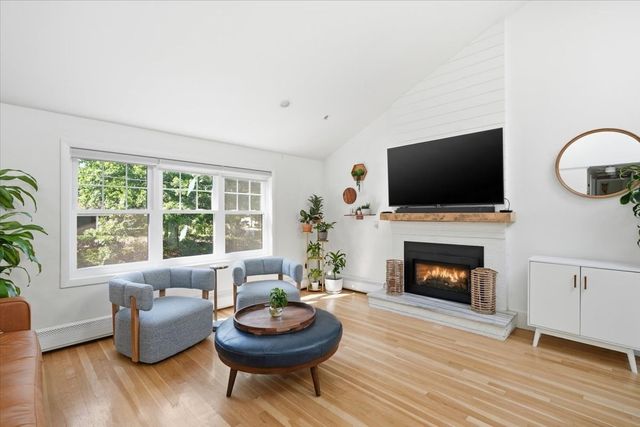 2 Hazelwood Dr, Hingham, MA 02043