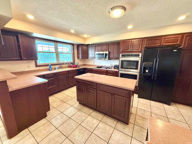 7360 S 1150 E, Upland, IN 46989