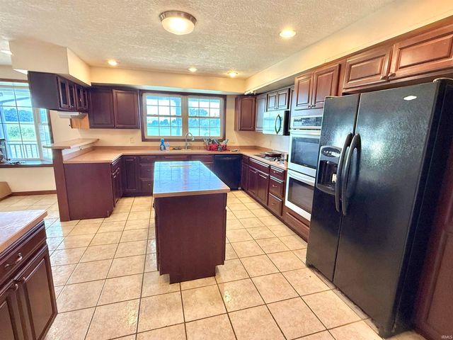 7360 S 1150 E, Upland, IN 46989