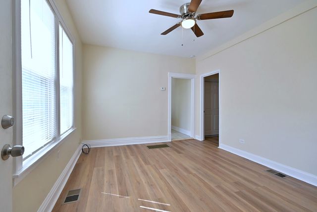 8602 S MUSKEGON Avenue 1R, Chicago, IL 60617