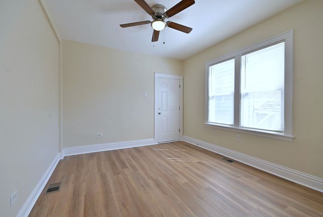 8602 S MUSKEGON Avenue 1R, Chicago, IL 60617