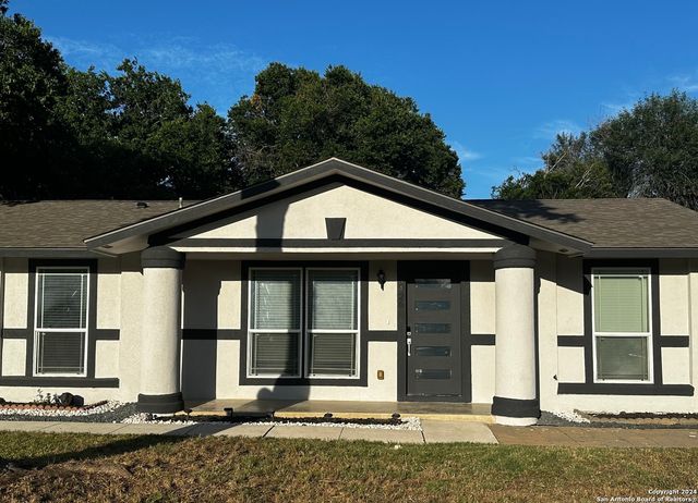 8426 Glen Ct, San Antonio, TX 78239
