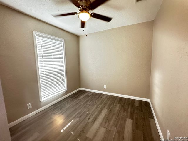 8426 Glen Ct, San Antonio, TX 78239