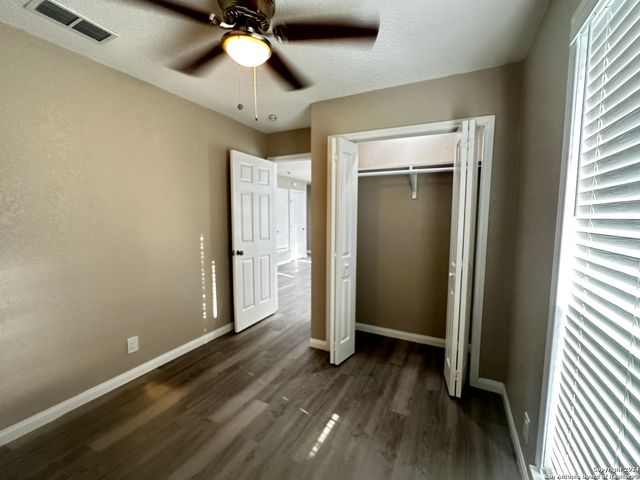 8426 Glen Ct, San Antonio, TX 78239