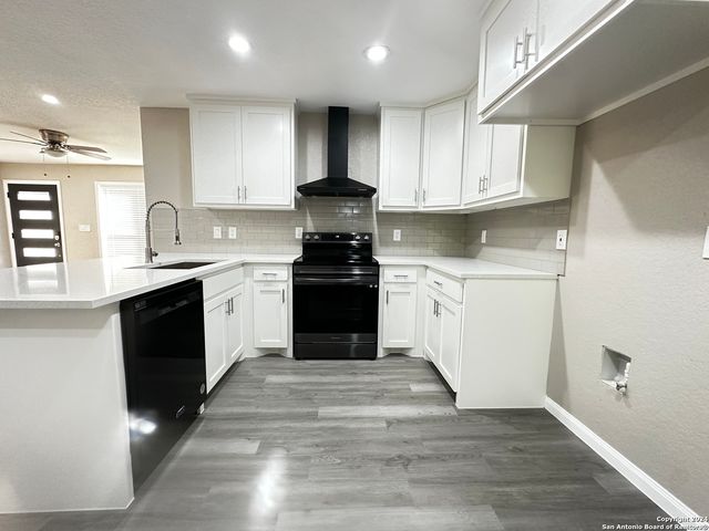 8426 Glen Ct, San Antonio, TX 78239