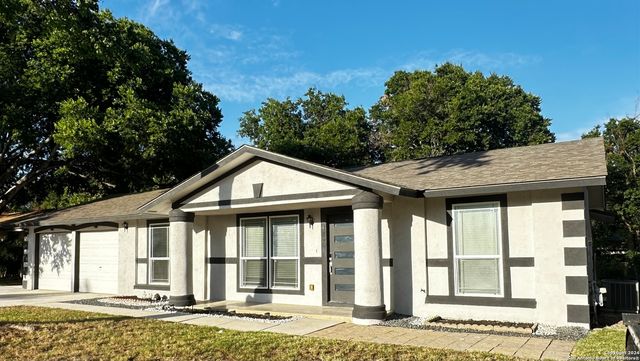 8426 Glen Ct, San Antonio, TX 78239