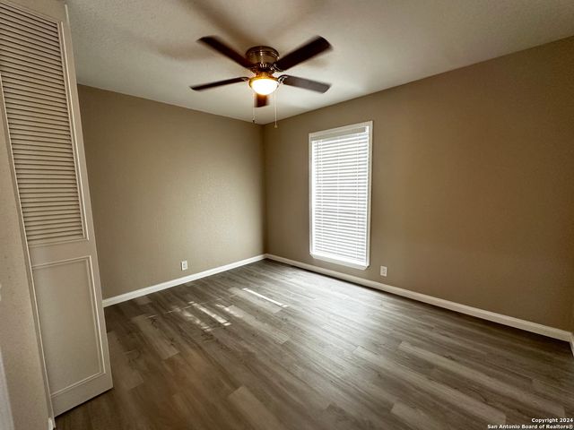 8426 Glen Ct, San Antonio, TX 78239