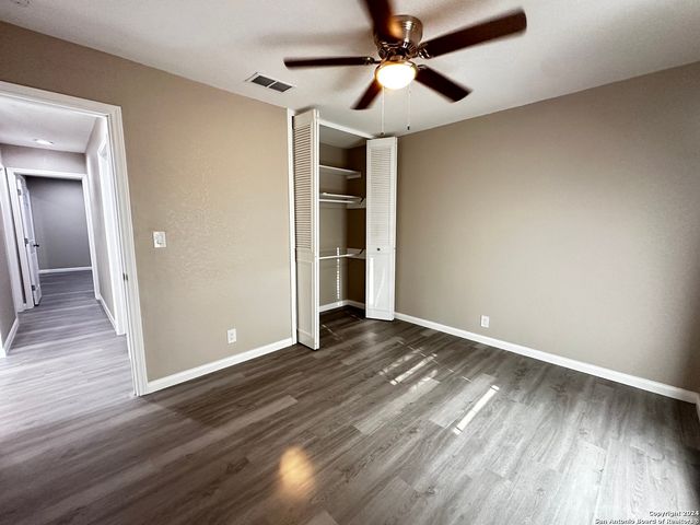 8426 Glen Ct, San Antonio, TX 78239