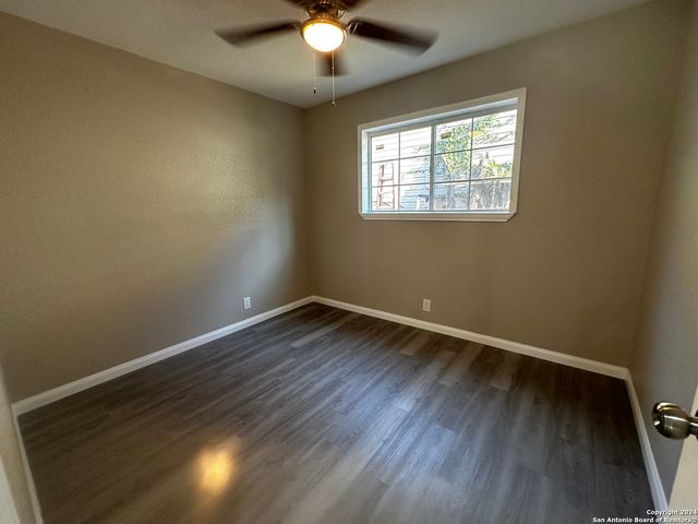 8426 Glen Ct, San Antonio, TX 78239
