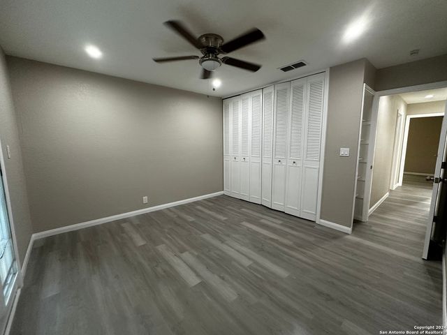 8426 Glen Ct, San Antonio, TX 78239