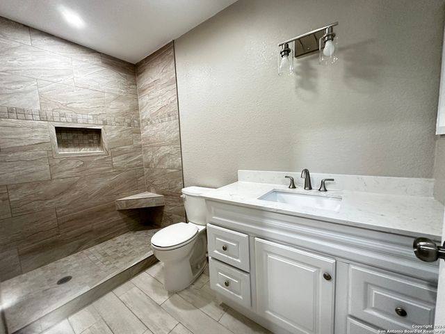 8426 Glen Ct, San Antonio, TX 78239
