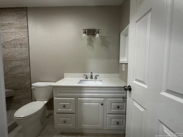 8426 Glen Ct, San Antonio, TX 78239