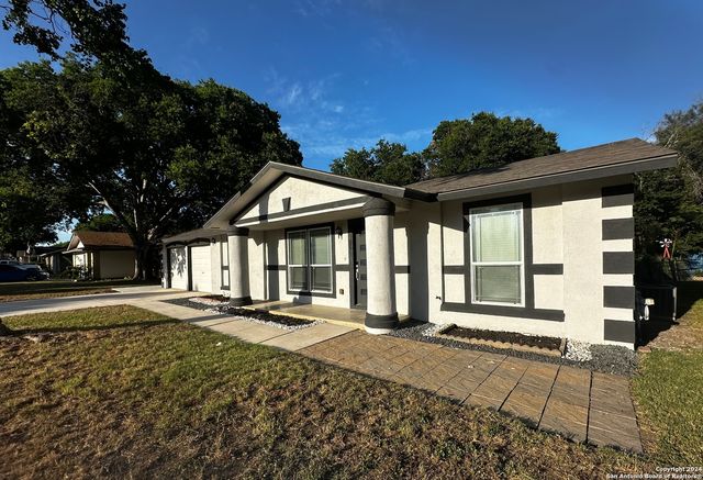8426 Glen Ct, San Antonio, TX 78239