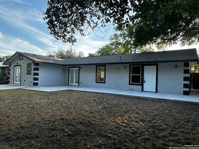 8426 Glen Ct, San Antonio, TX 78239