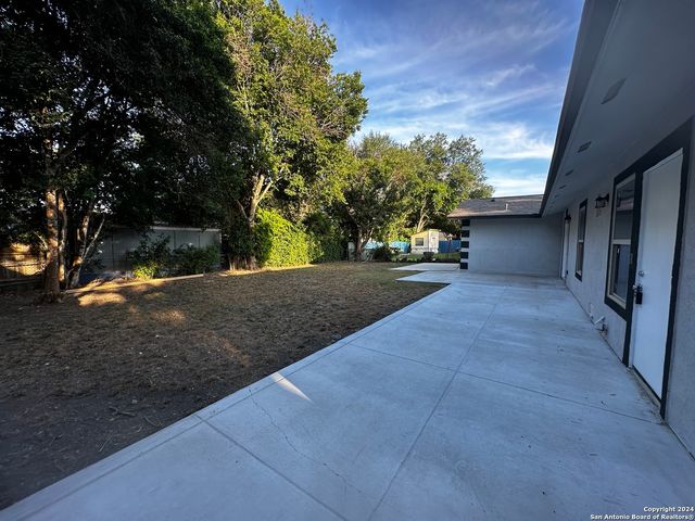 8426 Glen Ct, San Antonio, TX 78239