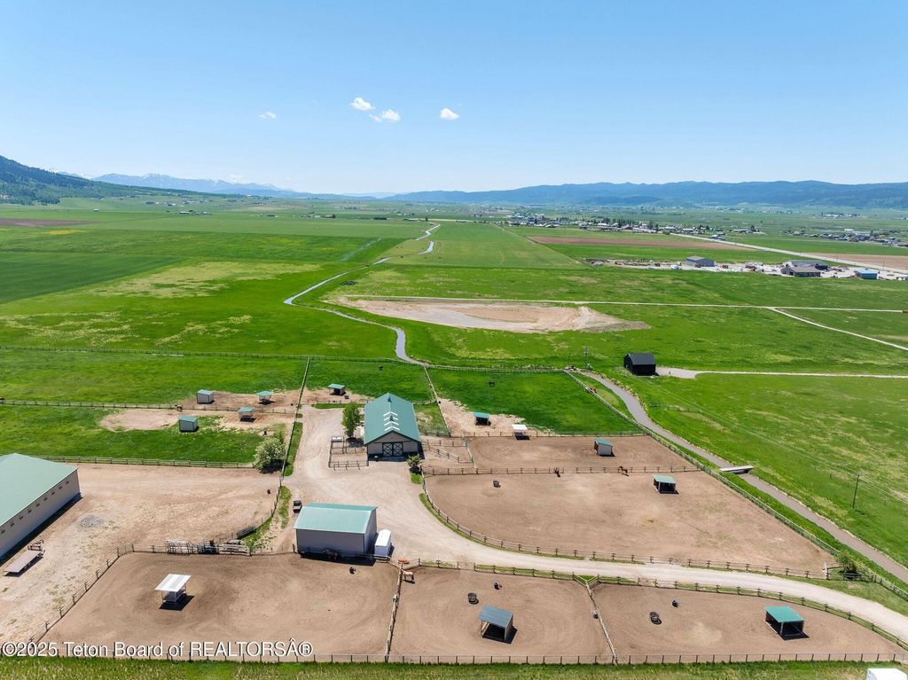 86 HAWK'S REST RD, Etna, WY 83118 photo 9