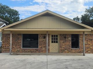 1621 W 2nd Avenue, Corsicana, TX 75110