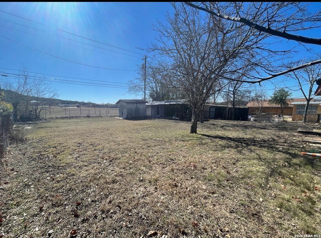 609 Bow, Kerrville, TX 78028