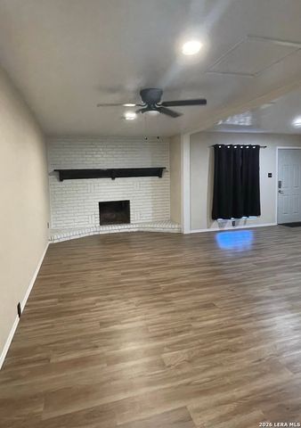 609 Bow, Kerrville, TX 78028