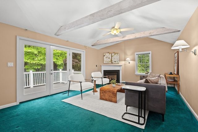 9 Hammersmith Dr, Saugus, MA 01906