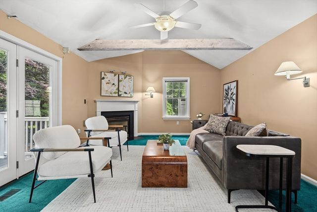 9 Hammersmith Dr, Saugus, MA 01906