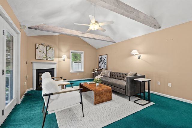 9 Hammersmith Dr, Saugus, MA 01906