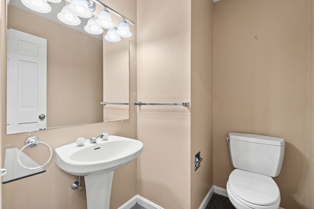 9 Hammersmith Dr, Saugus, MA 01906