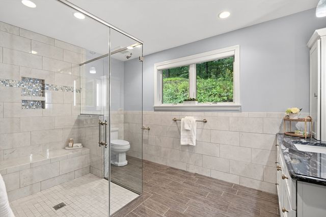 9 Hammersmith Dr, Saugus, MA 01906