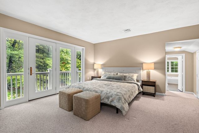 9 Hammersmith Dr, Saugus, MA 01906