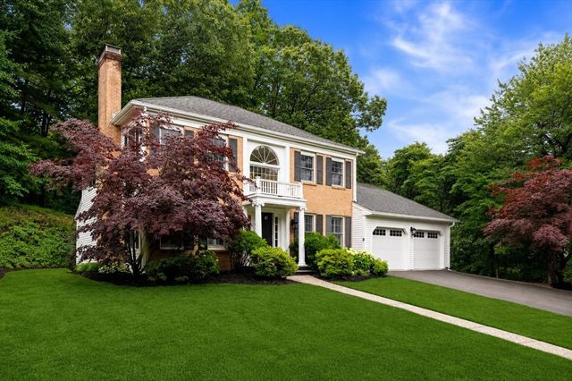 9 Hammersmith Dr, Saugus, MA 01906