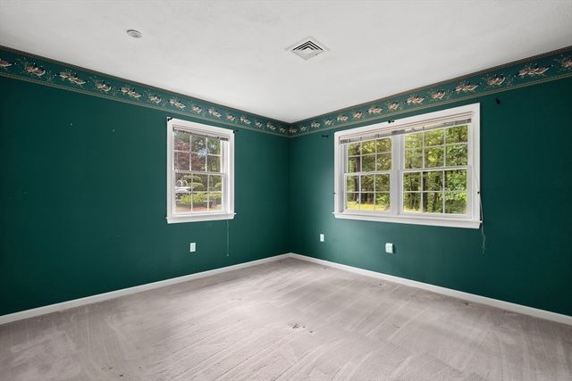9 Hammersmith Dr, Saugus, MA 01906