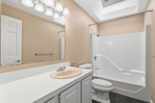 9 Hammersmith Dr, Saugus, MA 01906