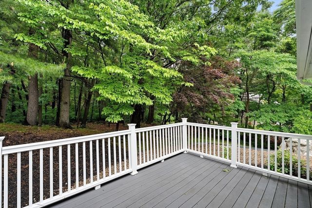 9 Hammersmith Dr, Saugus, MA 01906