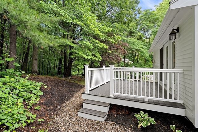 9 Hammersmith Dr, Saugus, MA 01906