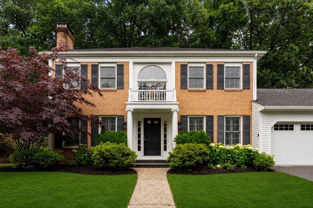 9 Hammersmith Dr, Saugus, MA 01906